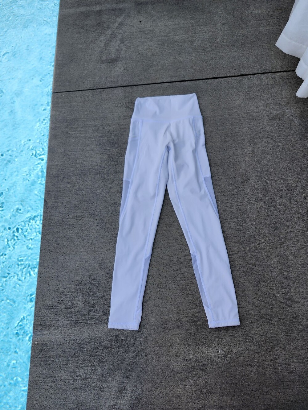 Aerie Bright White Leggings 26" NOT Seethu Petite or cropped